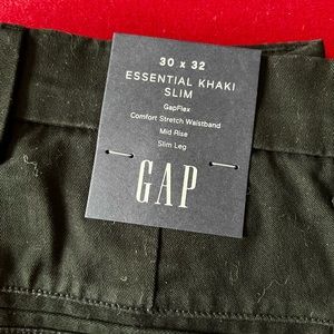 GAP Men 30x32 slim pants